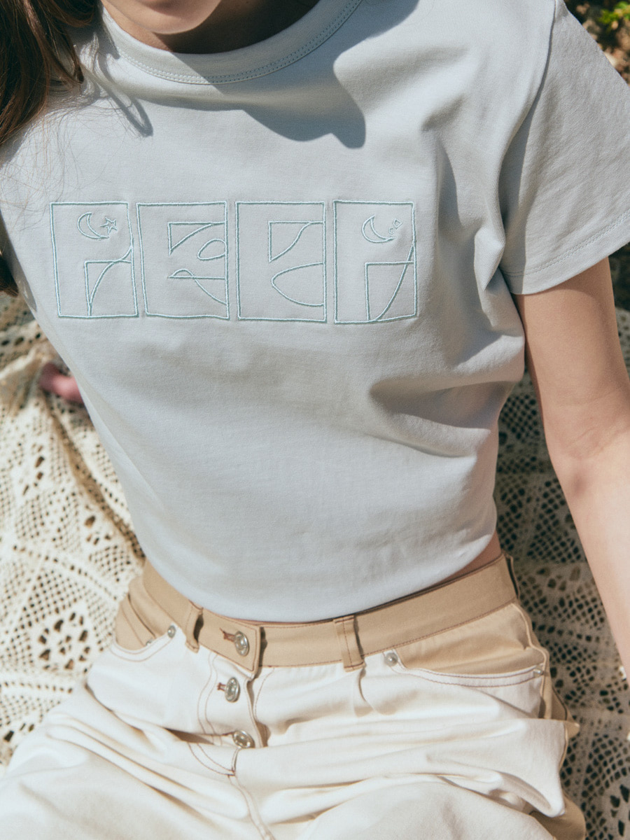 Peep Embroidery T-Shirt - Mint Gray